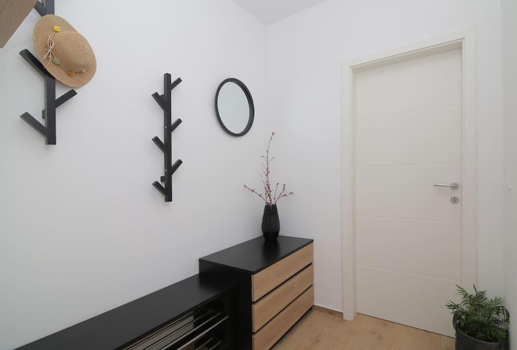 Studio Apartman Karlita Slano Exteriör bild